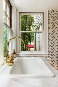 Small bathroom remodeling layout ideas